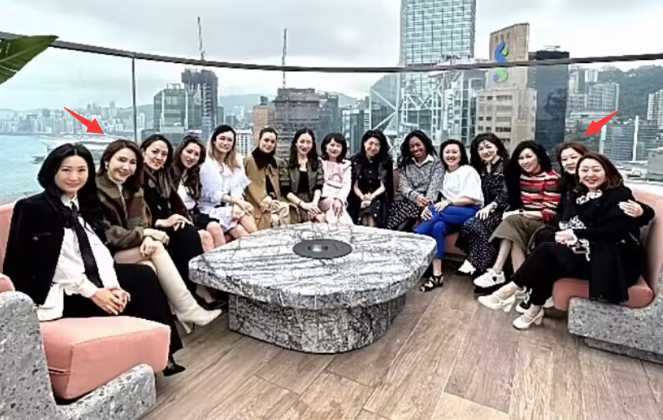 伏明霞|婚变风波后伏明霞首露面，与黎姿出席汤敏仪饭局，脸发福开心灿笑