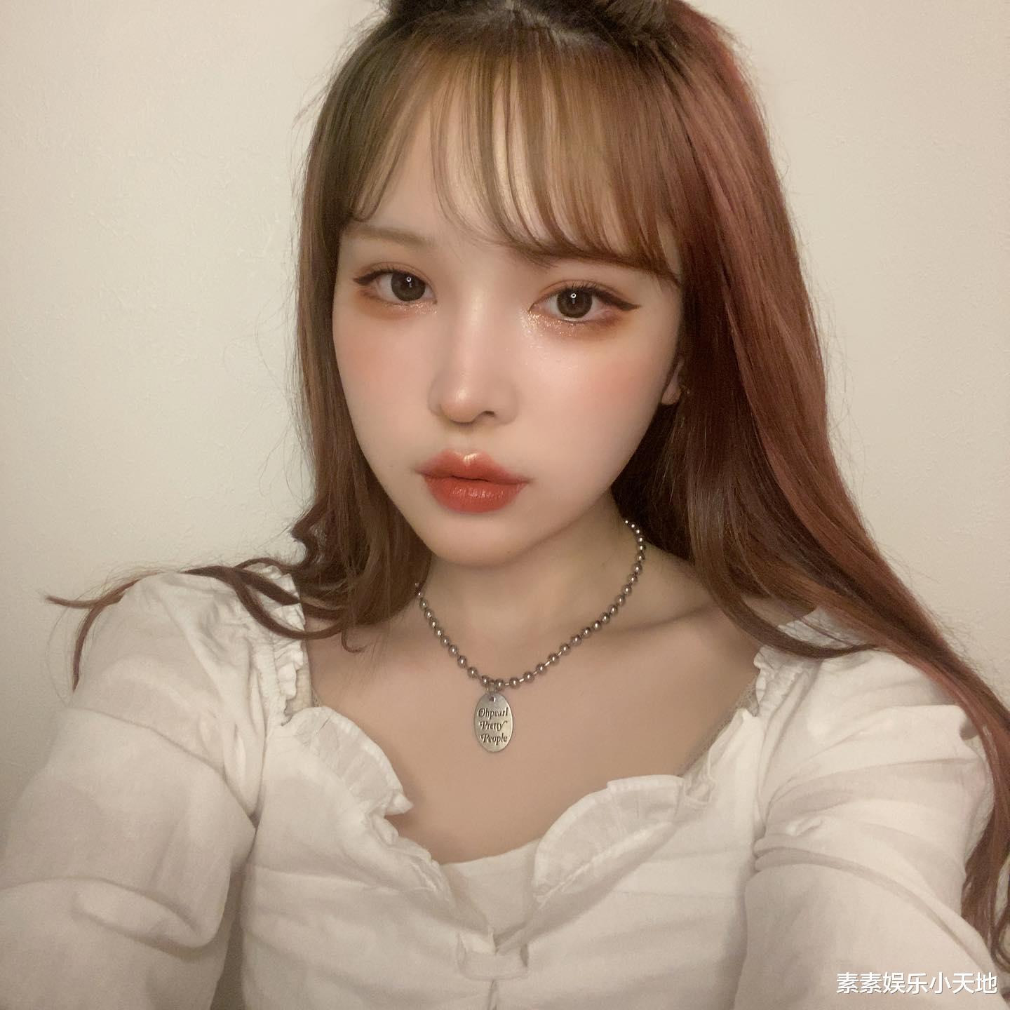 网红化妆女孩意外离世,年仅23岁,死因与继父和家人的压迫有关