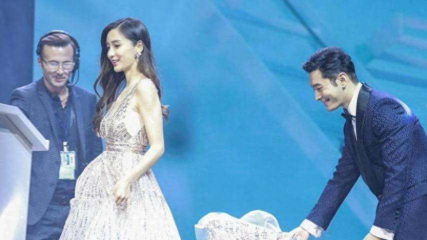 baby又被扒出一猛料！疯马秀风波后，疑曾向前夫黄晓明求助