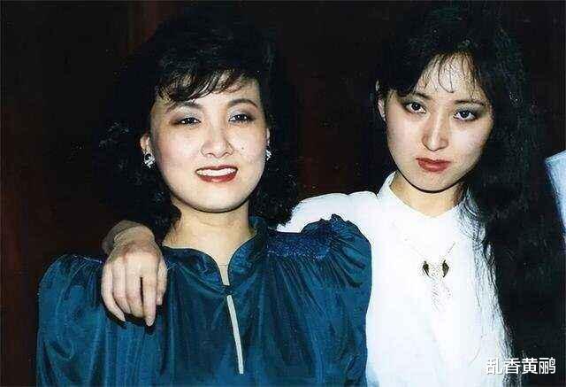 陈晓旭算不算顶级大美女？看看她和红楼20位演员的合影，就知道了