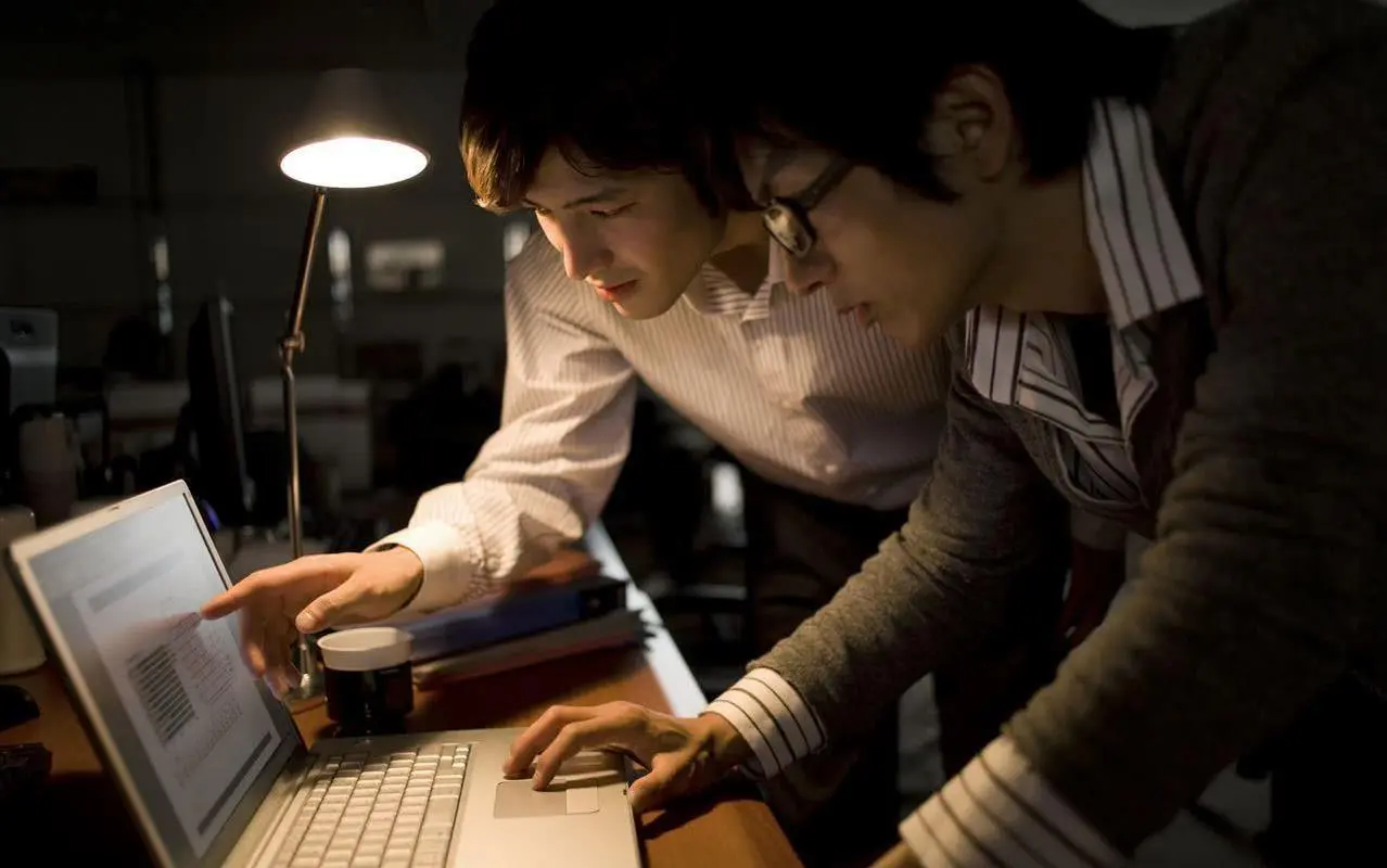 职场故事|下班以后回复工作信息算不算加班