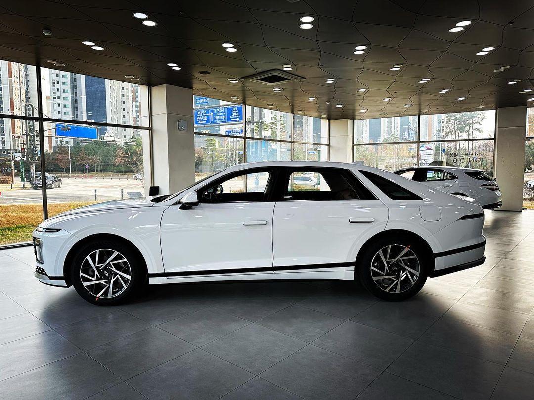 全新现代雅尊亮相,搭v6引擎,对标奥迪a6l?