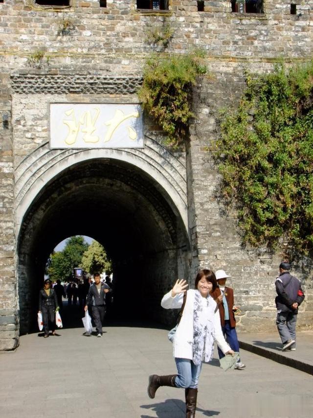 旅行|我川妹子,32岁不结婚不生孩,骑摩托环游全国,一年行36000公里