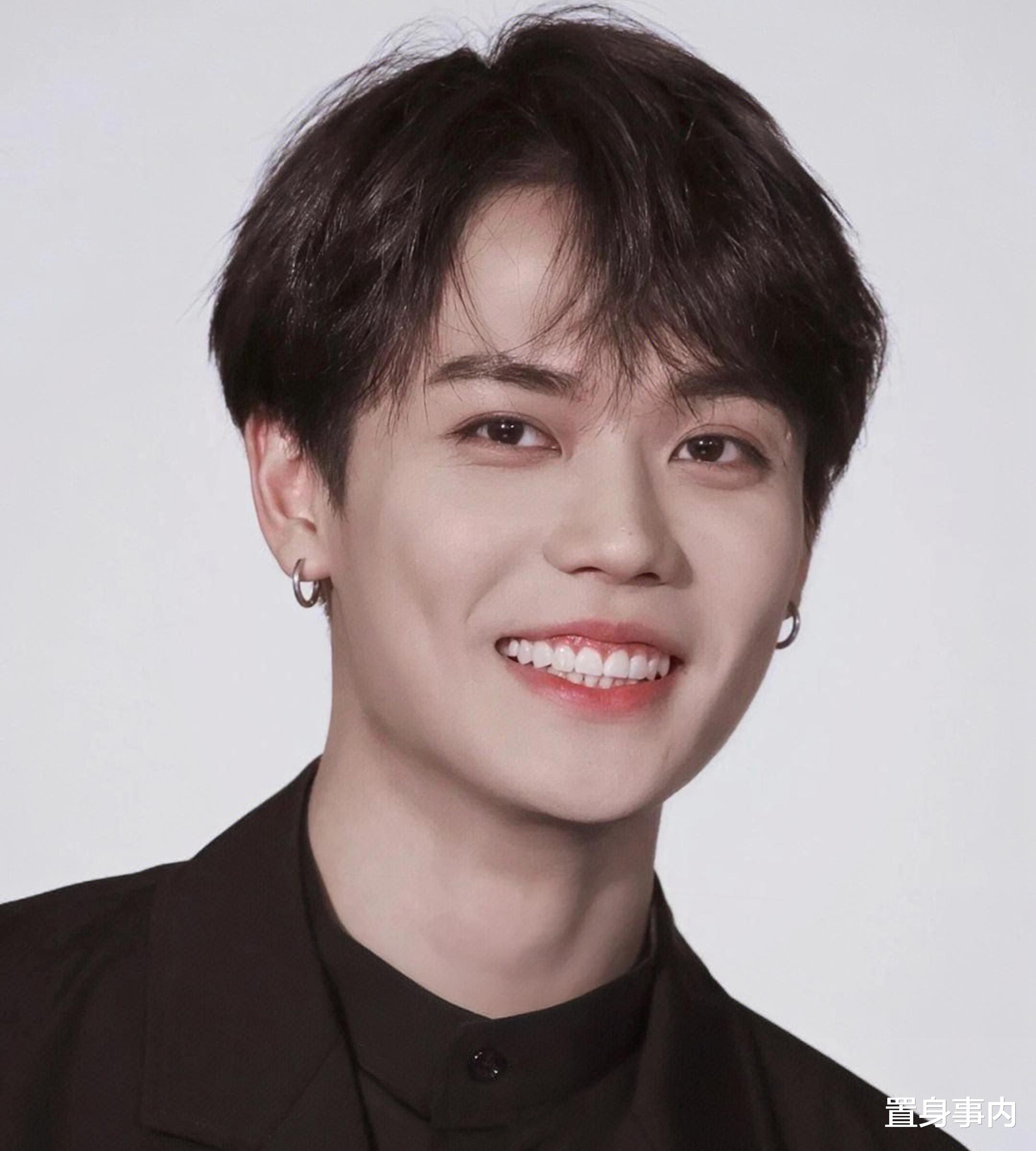 ?娱圈3天4个“瓜”:三字爱豆被曝一晚约5女,胡歌肖战也陷其中