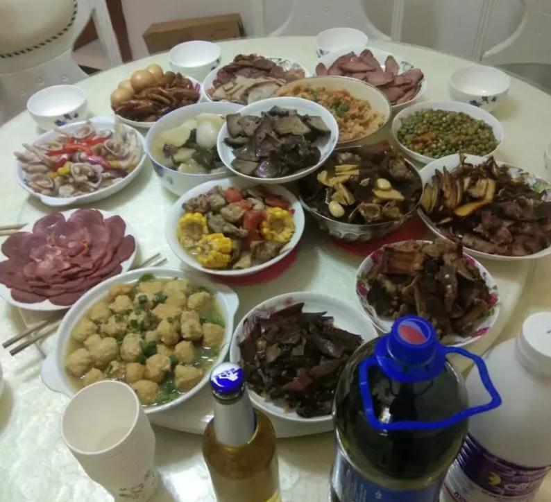 福建省|福建女子头次登门，满桌菜没一样能吃，四川婆婆委屈：最高规格了