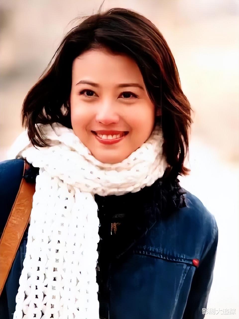 周海媚显赫家世曝光！满族大姓家族祖父曾任五品官，父亲因婚事游到对岸