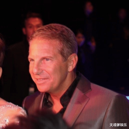 李玟轻生去世!洋老公首露面神情冷漠,40亿遗产分配引争议