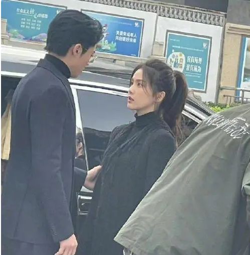 王鹤棣|《以爱为营》剧组被曝拖欠工资,群演发文维权,王鹤棣白鹿受波及