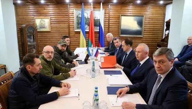 乌克兰告急!俄罗斯打响敖德萨争夺战,泽连斯基承认大势已去!