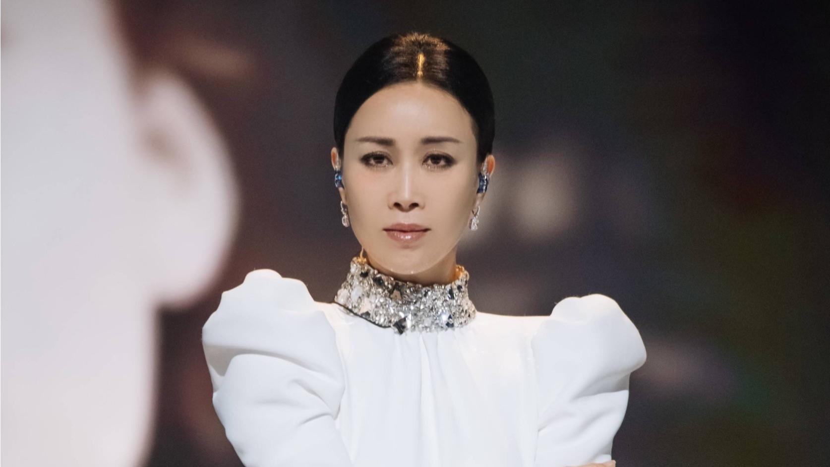 |被《中国好声音》波及、曾抵制刀郎的那英，就凭一次捐款就洗白了？