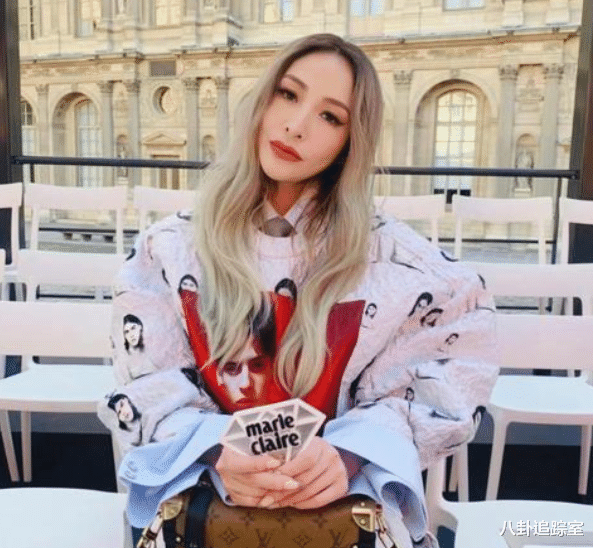 萧亚轩宣布单身！脸颊被狗咬后凹陷嘴歪认不出，自曝不复出原因