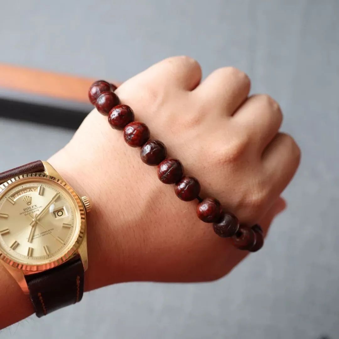 文玩|有的串儿，不用上配饰就很美了