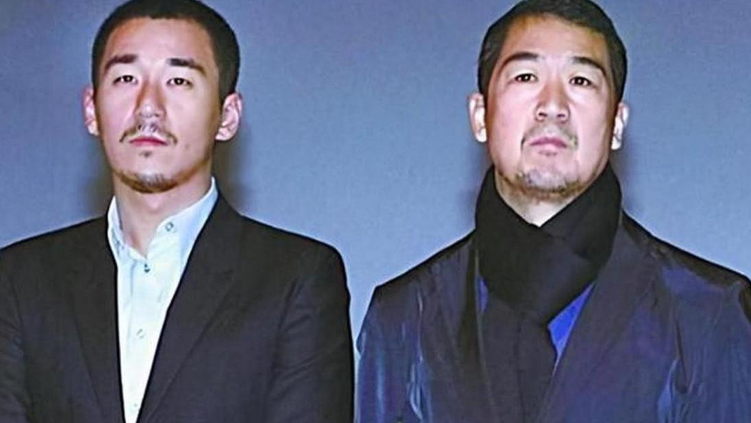 张国立儿子张默近况曝光，41岁依然在“啃老”，定居泰国嗨品管够