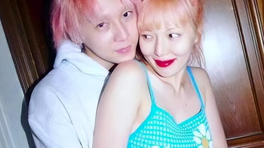 这个恋爱瓜，带血啊！