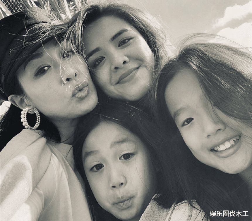 太奔放!钟丽缇女儿当众换衣,现场扯吊带脱裤子,网友:博眼球