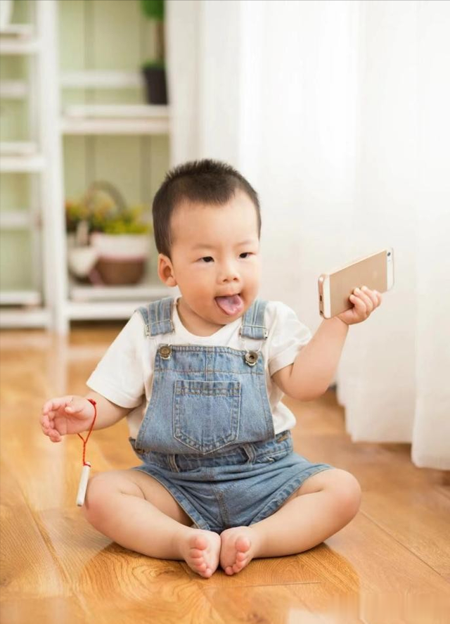 刘芳菲|我,因脸部有缺陷,找工作难,谈恋爱难,被嘲笑:将来谁会娶你