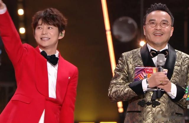 湖南卫视|何炅老了，齐思钧稳了：一场跨年晚会看清芒果台15位主持人新形势