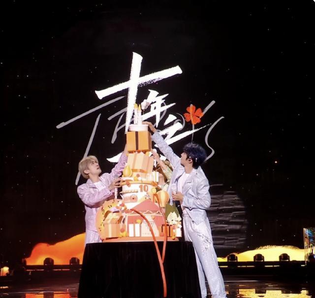 1.3亿点赞!TFBOYS演唱会吸金过亿,时代峰峻榨干最后价值