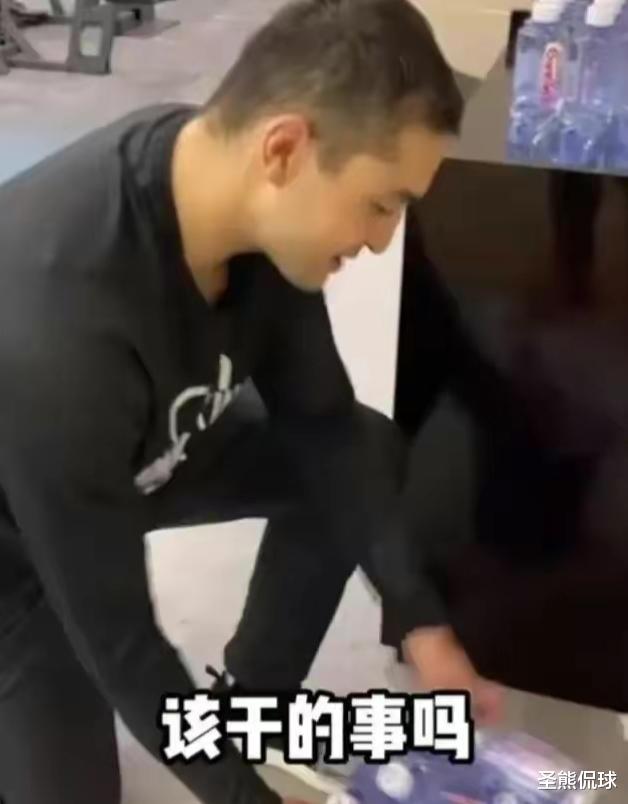 电视剧|知名演员炮轰电视剧恶意收费：为了利益最大化，脸都不要了。