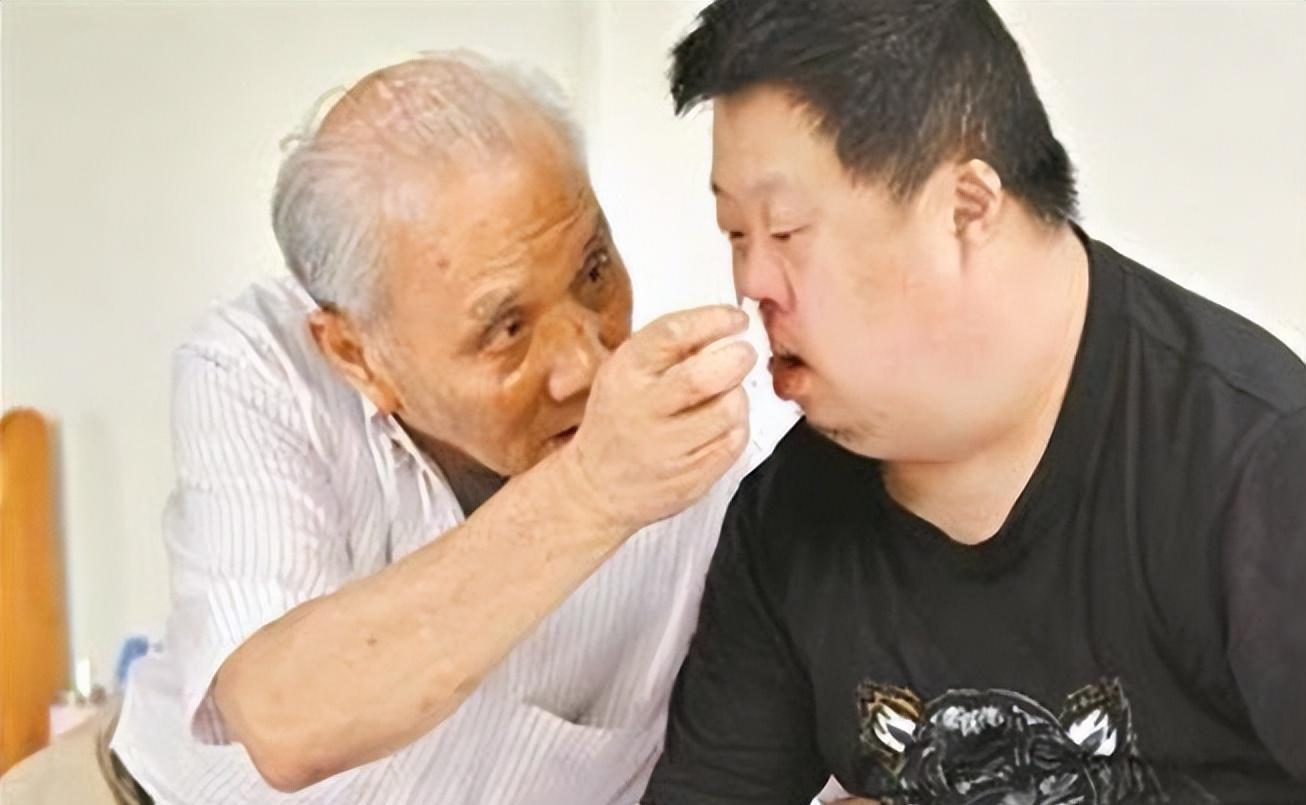 舟舟|一生仅有三岁智力,却被称为天才登上春晚,如今过上了怎样的生活