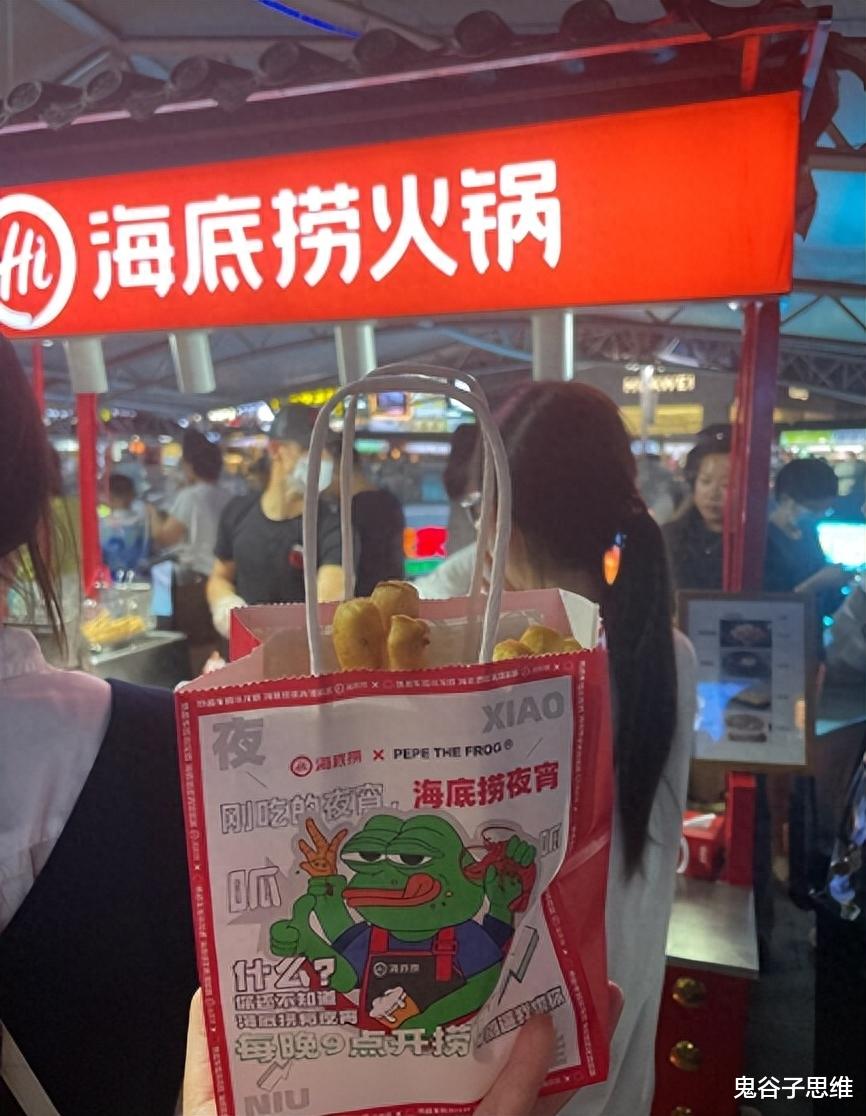 摆摊|人均上百的海底捞,为什么非要去夜市摆摊,摆摊真那么赚钱吗?