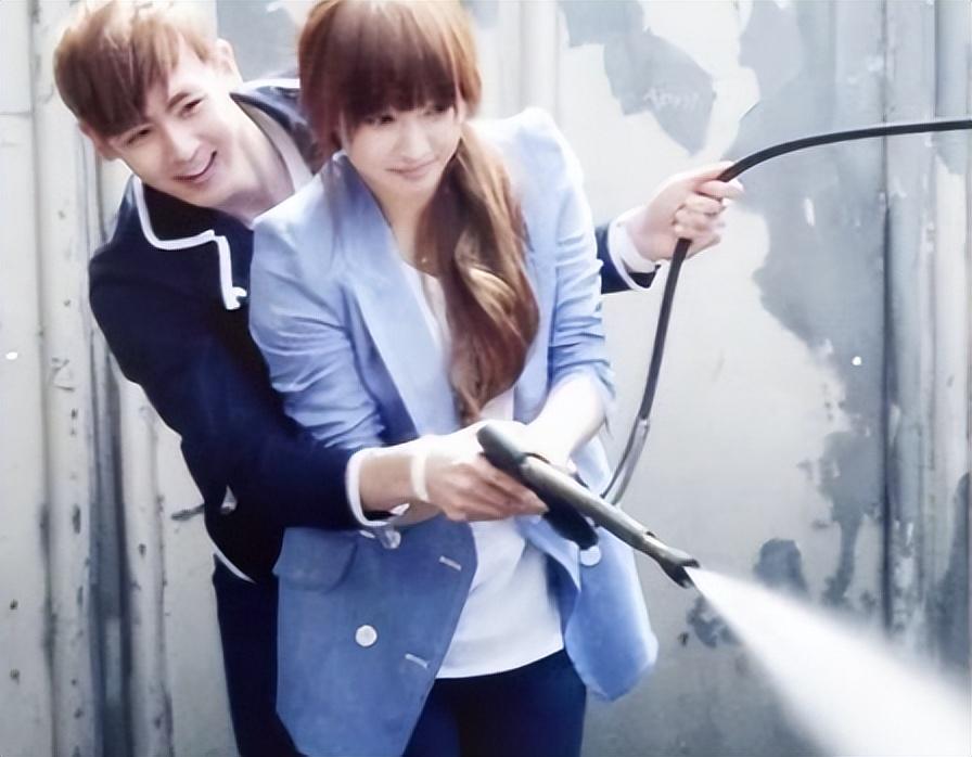 宋茜|宋茜与SM正式解约! f(x)成历史: 崔雪莉去世, Amber凭浪姐4进军内地