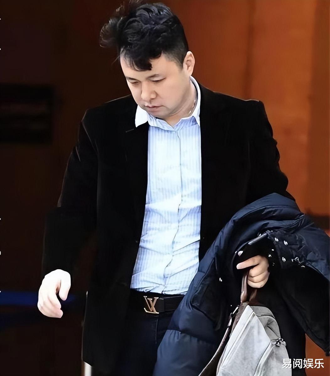 孟晚舟|孟晚舟丈夫出席儿子成人礼,现任妻子露脸现身,相貌与前妻神似