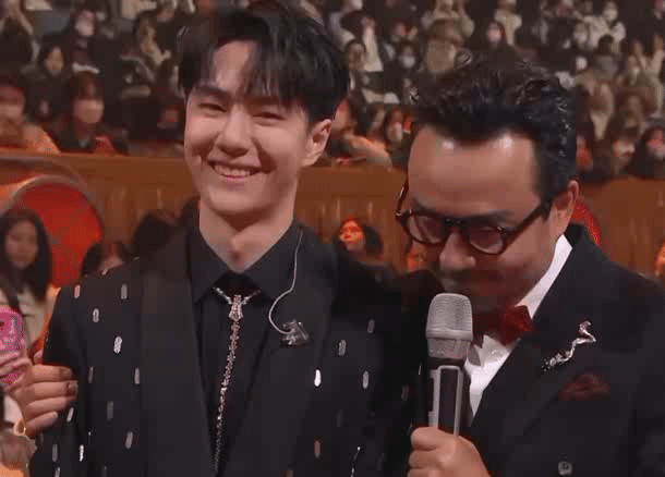 王一博|25岁就馒化严重，怎么感觉这是粉丝仅可见的颜值