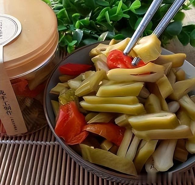 腌菜|每株都含有剧毒，农村30年前却常用来做腌菜，为何如今消失不见？