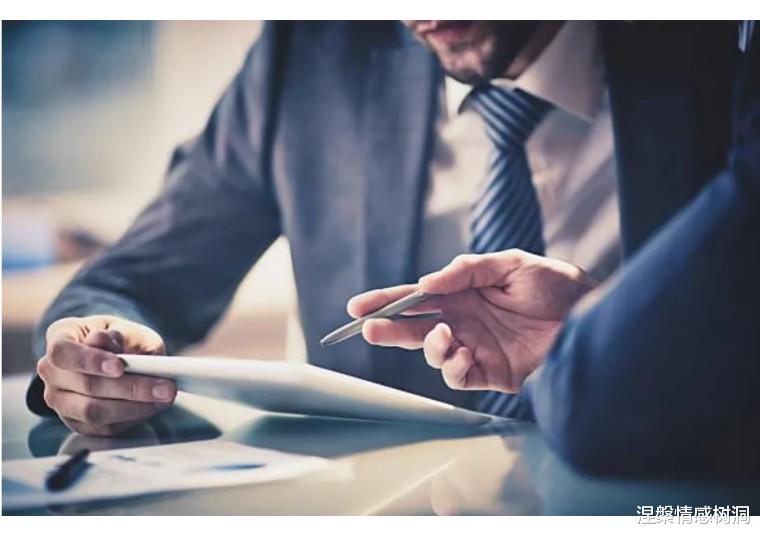 退休厅级伯父告诫我：和领导出差你不会开车，领导说“我给你当司机”，千万别说“谢谢领导”，高情商的应对是这样的