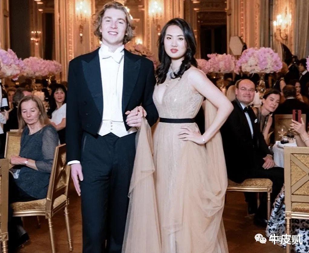 表面是艺人,实际上家世显赫的4位女星,个个根正苗红没人敢惹