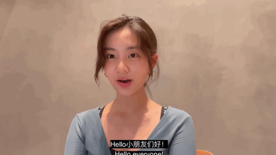 李多寅|黄多多懒理争议仍穿低胸装！嘴歪晃头被指不专业，中英文切换自如