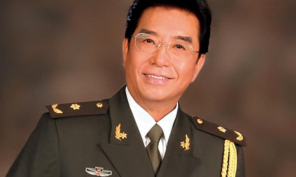 同样是李双江的基因,把丁英和梦鸽的儿子一对比,差距就显现出来了