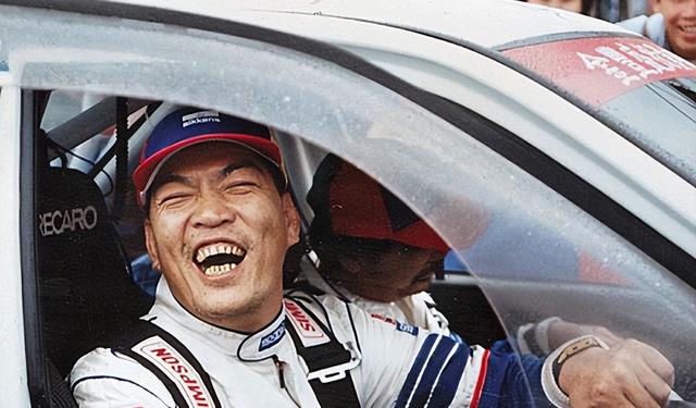 成奎安|成奎安：从月薪60到一天50万，为兄弟锒铛入狱，至死不原谅周星驰