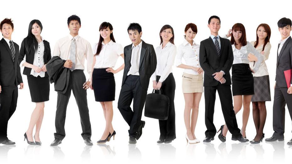 两实习生偶遇领导陪情人逛街，一个以此威胁领导，另一个守口如瓶