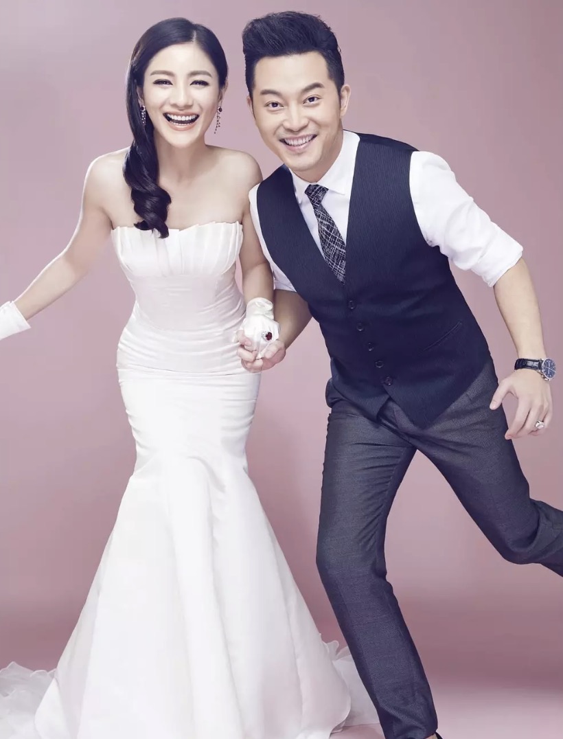 |胡可儿童节晒全家福,安吉被赞变瘦了,兄弟俩颜值差距越来越大