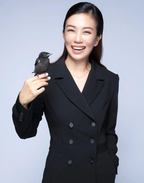 帮他赚上亿为他挡黑道,大萧敬腾13岁的未婚妻林有慧很有手腕