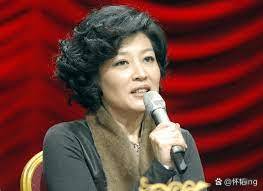 |杨丽萍发视频怀念上届龙年春晚,李玉刚:“艺术总会让人流泪”!