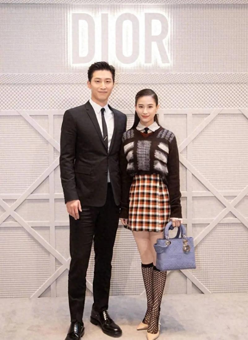 窦骁何超莲现身辟谣婚变，网友恍然大悟：原来如此