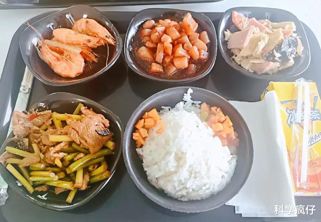 |特斯拉食堂让人看了脸红,基层员工和领导吃的一样,有鱼有肉体面