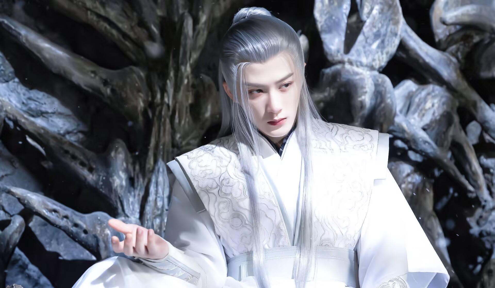 杨紫、檀健次二搭古偶,角色人设不输小夭、相柳,《君未归》启动