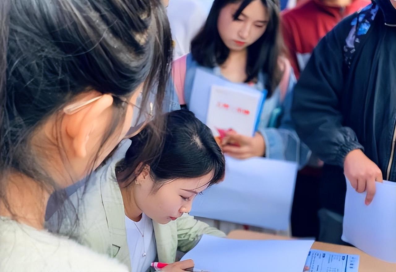 高校|“就业前50名的专业”排行公布，理工科名列第一，医学略逊一筹