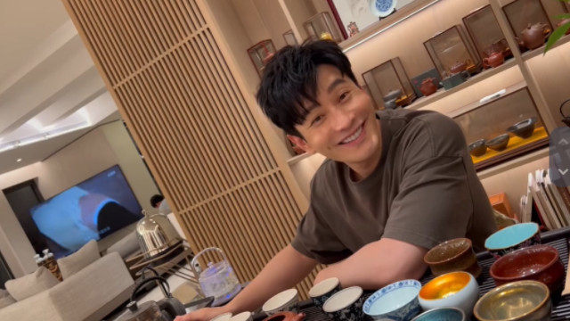 曝黄晓明豪宅内景太奢华！古董级紫砂随手放，客厅面积超百平