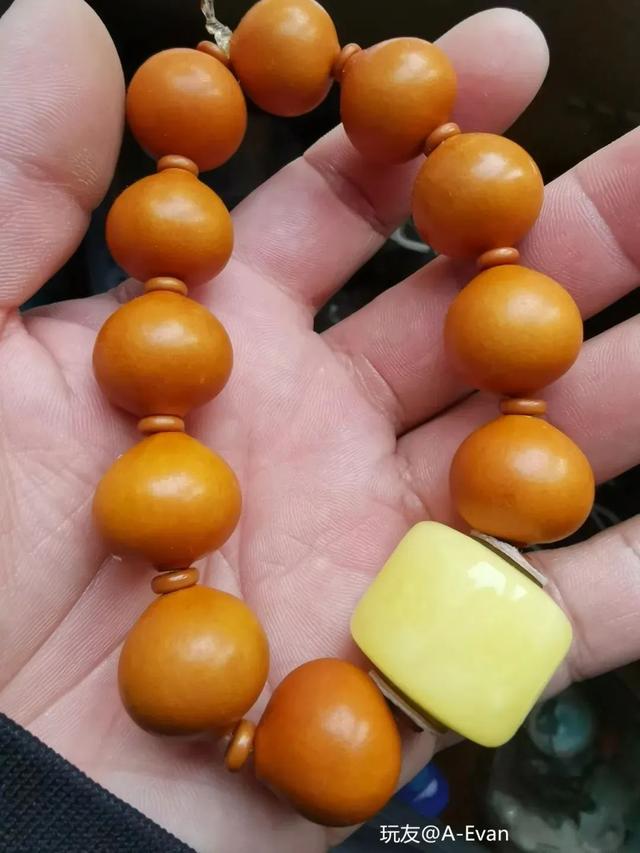 馋人!很多人看不上的小玩意儿,他一玩就是六七年,包浆红透