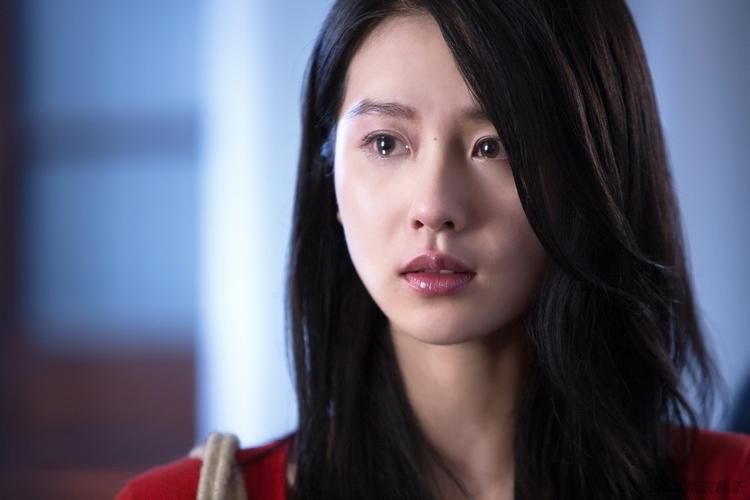 36岁刘诗诗终现原形,眼窝凹陷褶皱明显,原是与吴奇隆争抢养权?