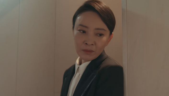 整容脸又来祸害公安剧?假鼻梁、脸肿像发面馒头,别再侮辱警察了