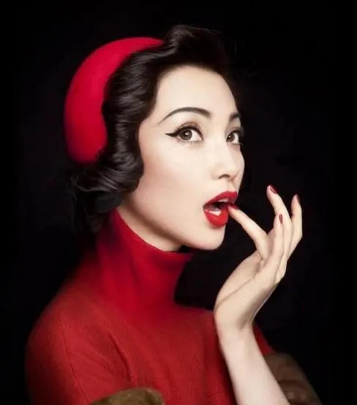 李冰冰|任泉：李冰冰不是我们班最漂亮的，但她有一张王牌照片，见组必赢