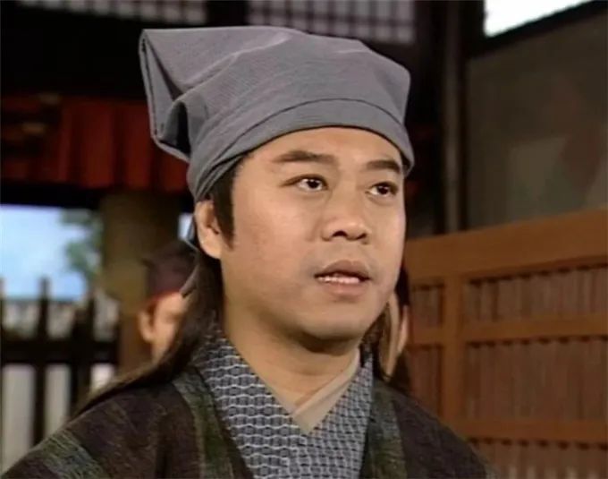 欧阳震华吐槽香港明星:很多人去内地捞金,我也想去,可没人邀请我