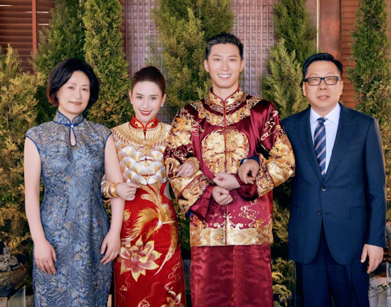 何超仪|何超莲发文透露婚礼幕后故事,曝赌王“到场”观礼,三太感性流泪