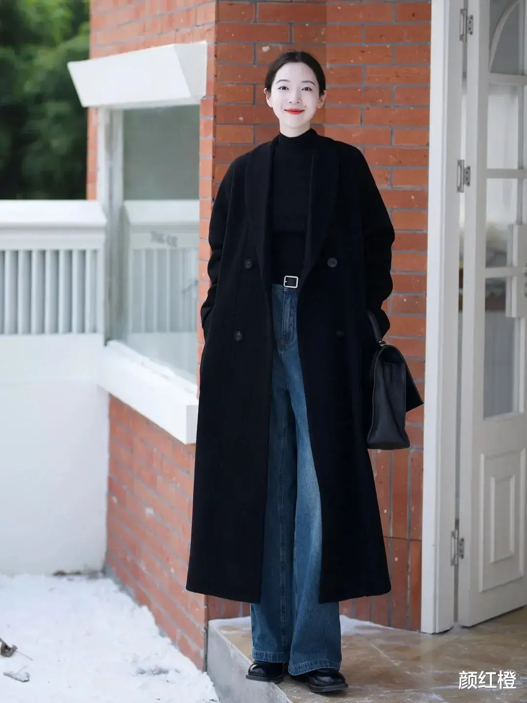 看到2024年的职场穿搭我发现:裤不紧身,外套不压身,高级又时髦